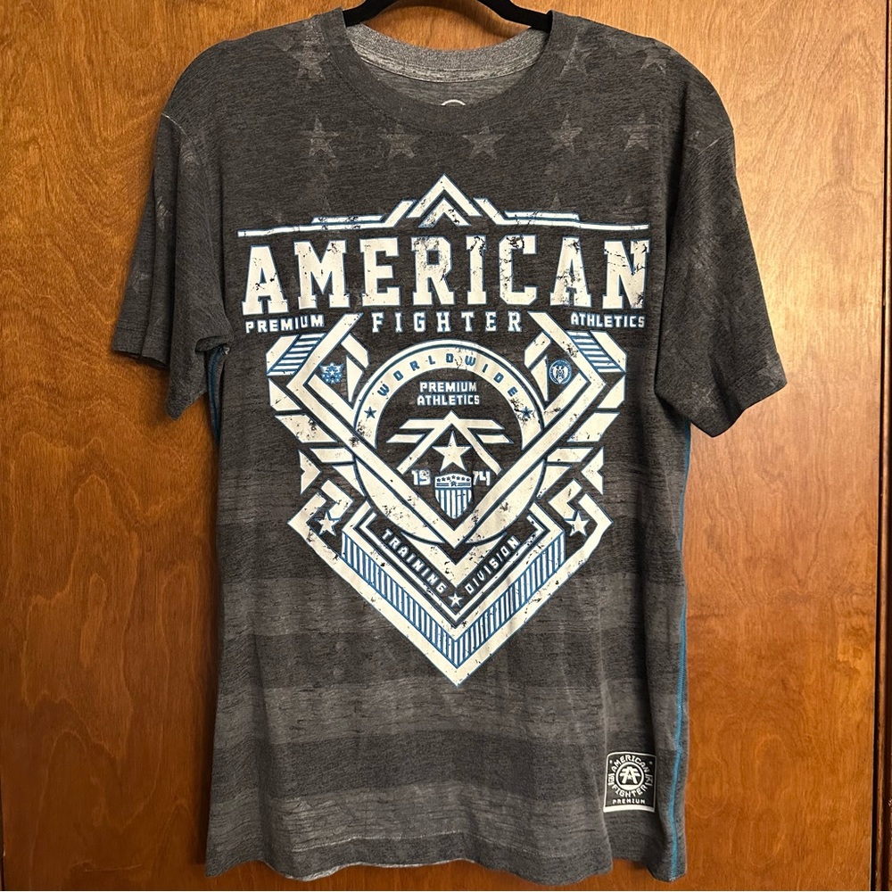 American Fighter Short Sleeve Shirt Medium Striped Stars Logo Gray White Blue